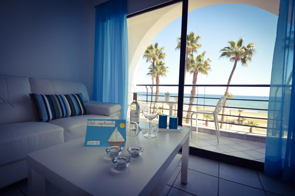 Krasas Beach Apartment Rentals Larnaca Phòng bức ảnh