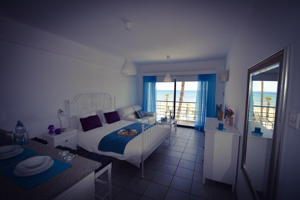 Krasas Beach Apartment Rentals Larnaca Phòng bức ảnh